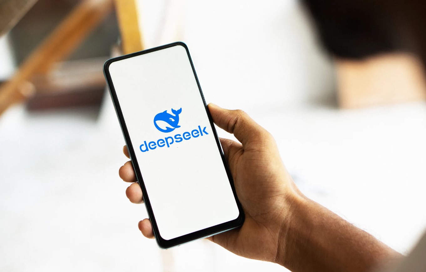 DeepSeek gera o caos no mercado dos EUA! Entenda a IA acessível e inovadora da China