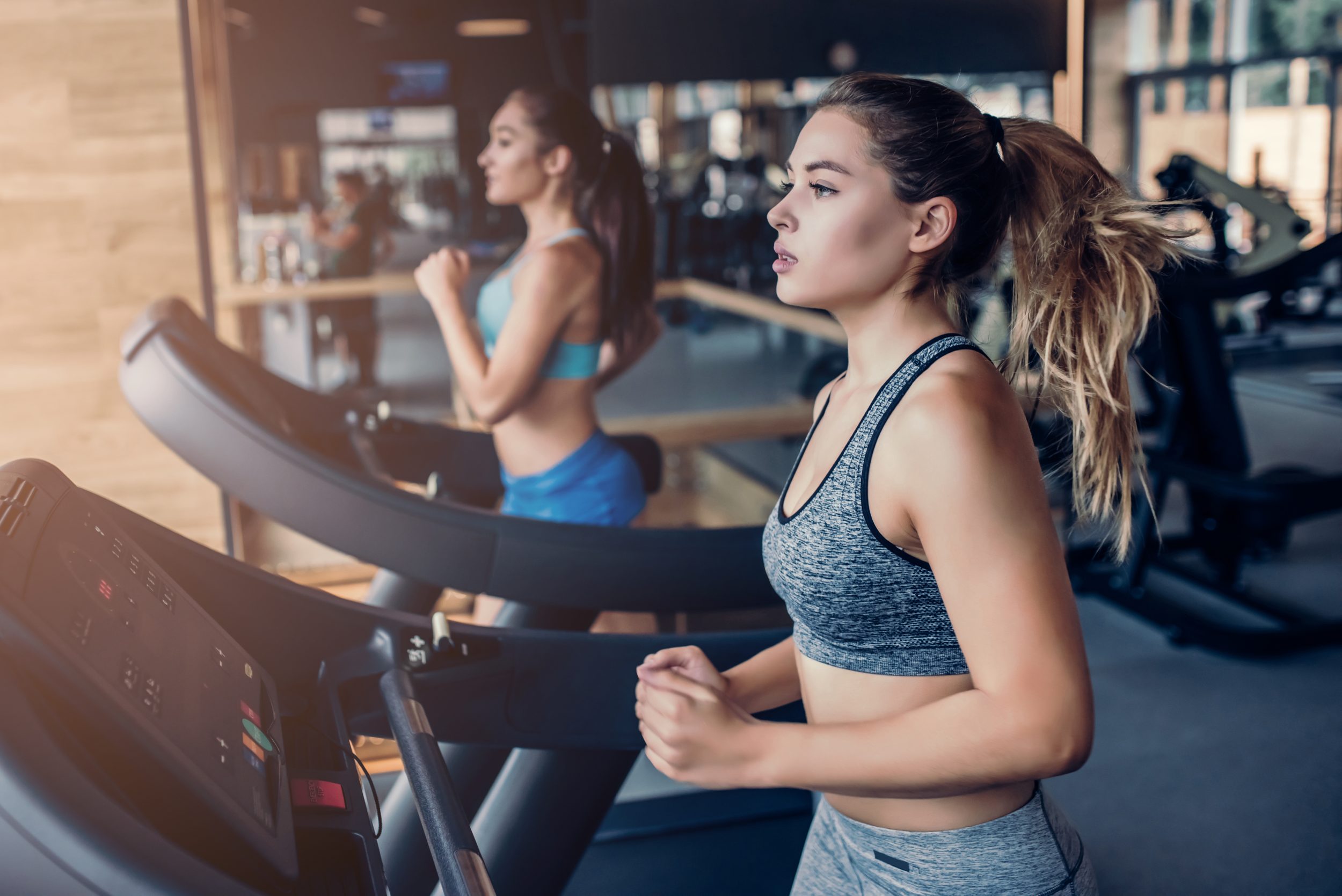 Qual é o exercício que mais queima calorias? Não é crossfit nem musculação