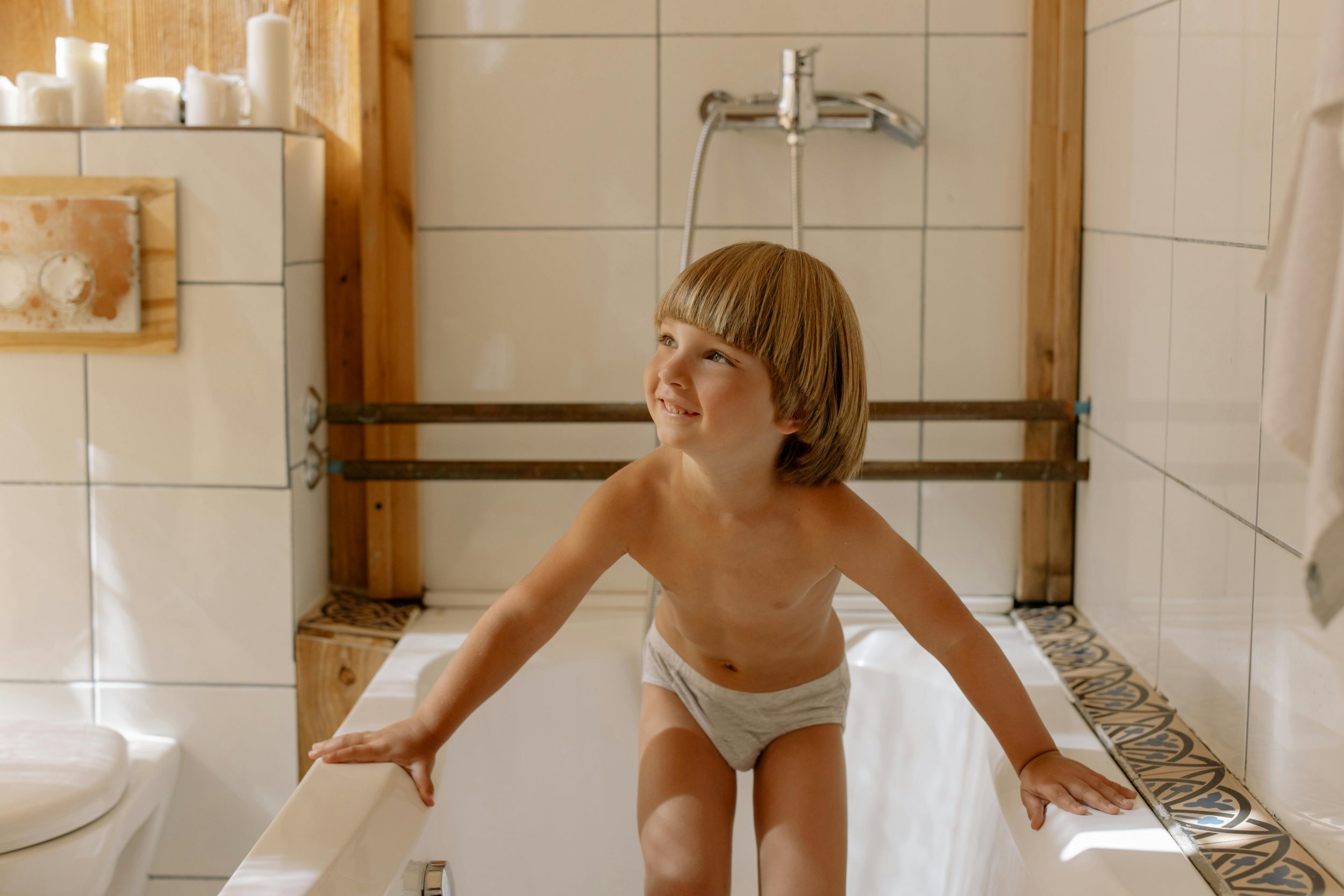 Banho é um pesadelo para seu filho? Entenda o que a psicologia diz sobre isso