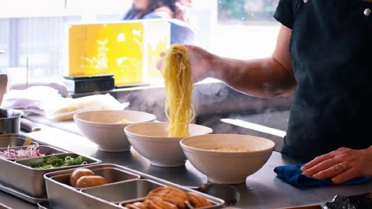 Lojas de ramen estão falindo no Japão e a verdade por trás disso surpreende