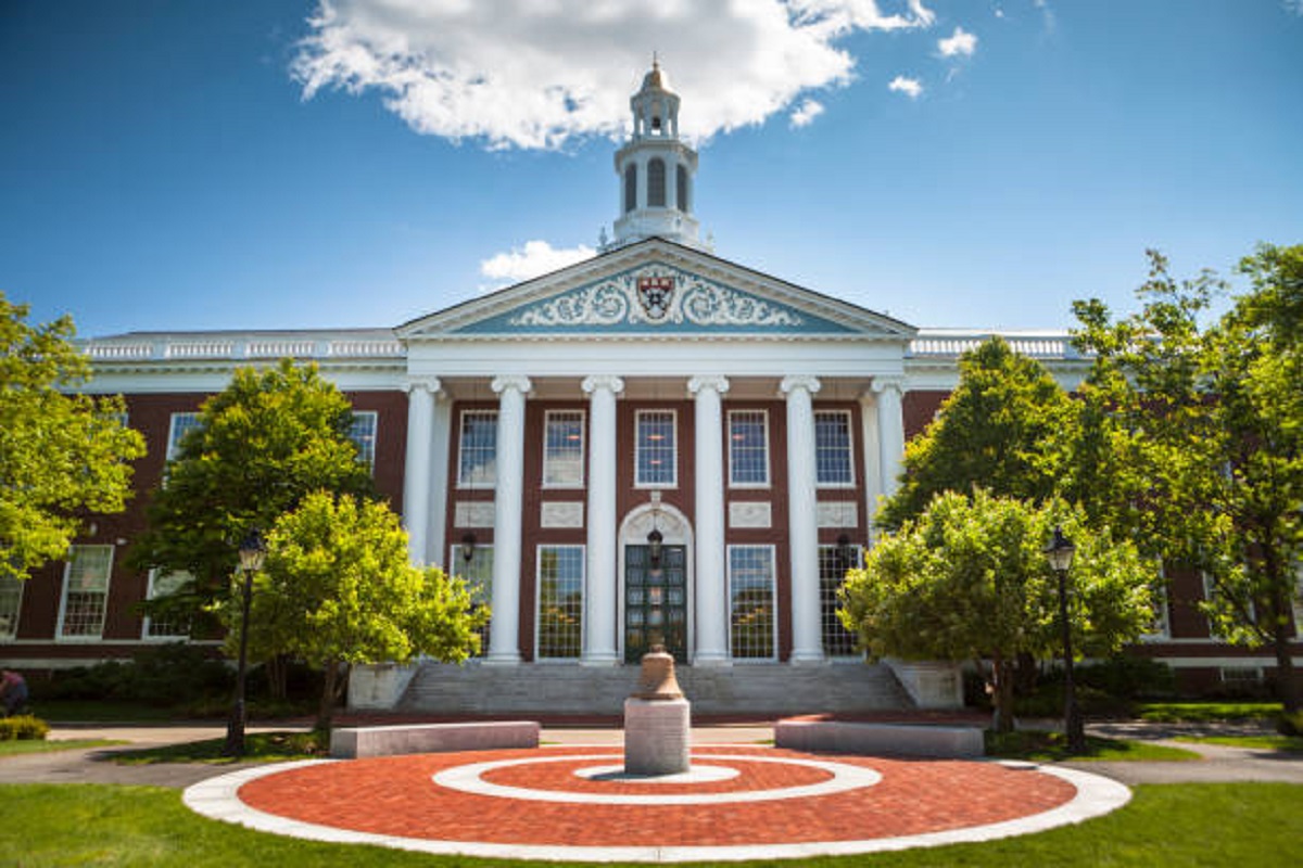 Harvard não aceitará mais alunos estrangeiros? Governo dos EUA anuncia decisão polêmica