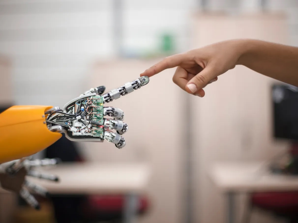 Pensando no futuro? Veja 4 profissões que podem te deixar rico até 2040