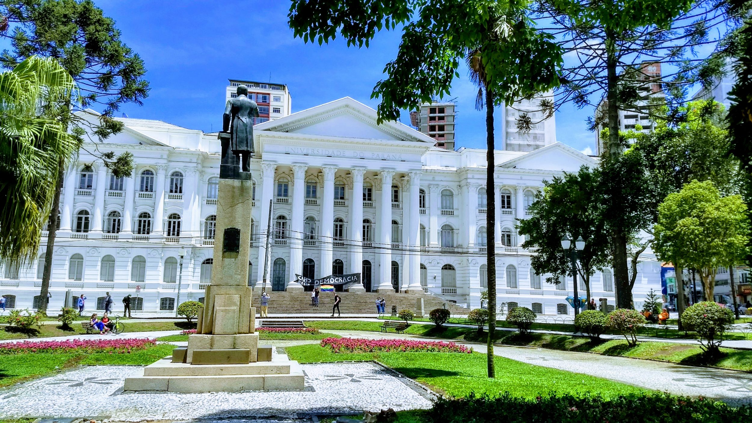 Universidade brasileira brilha com professores entre os melhores pesquisadores do mundo